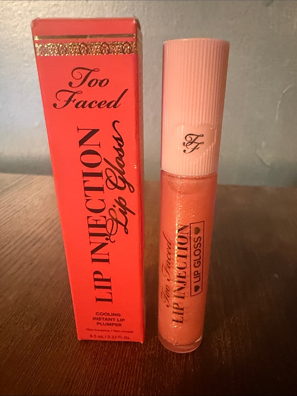 Too Faced Lip Injection Lip Gloss — Shimmery- Everything’s Peachy Shade